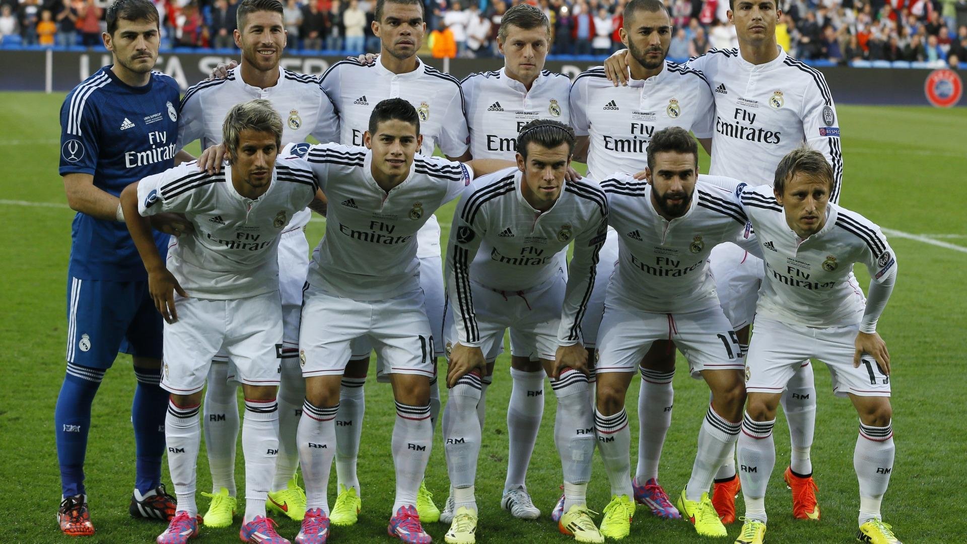 “美洲狮队凭借团队合作晋级橄榄球冠军锦标赛四强”