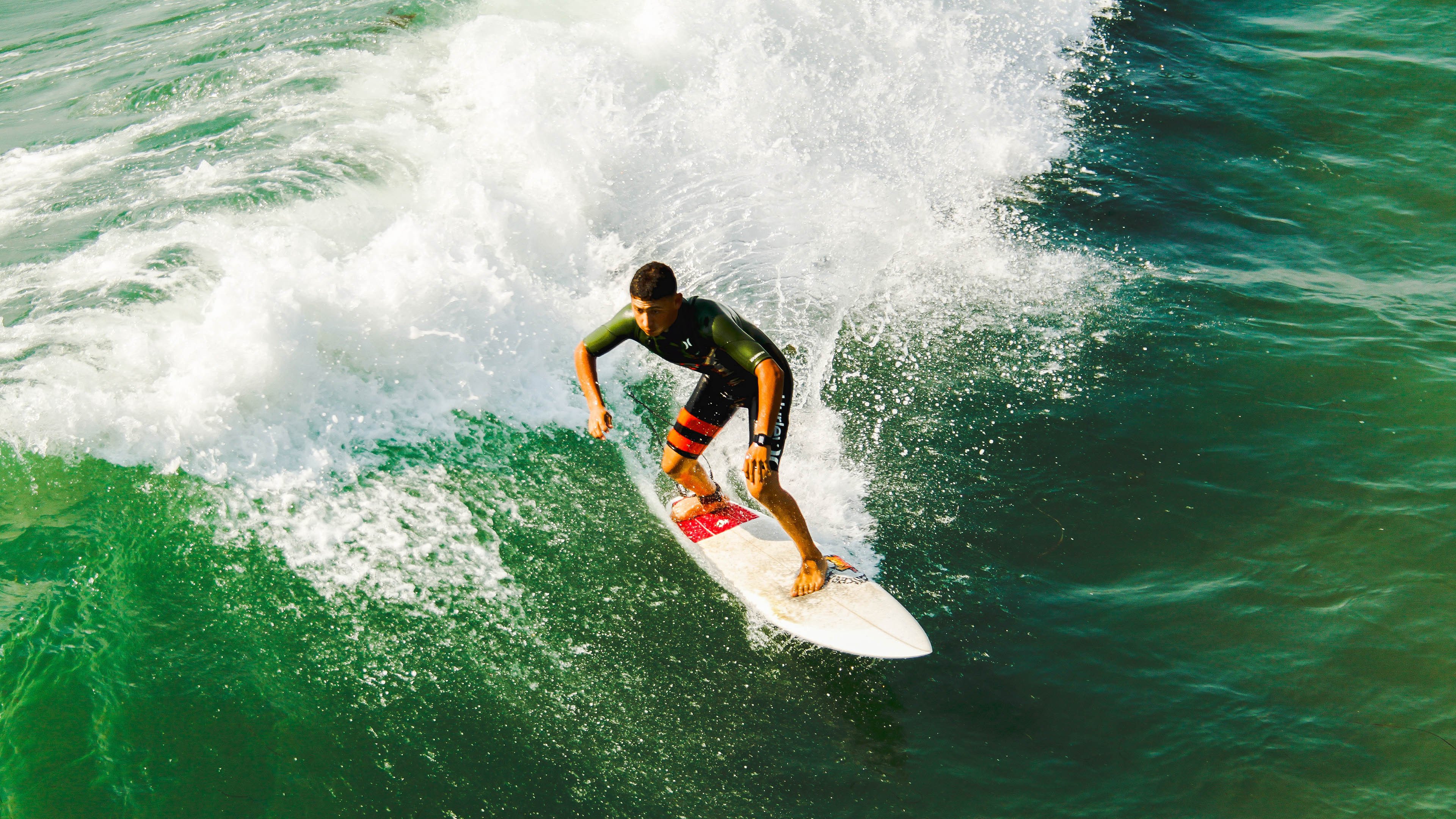 爱游戏-世界杯激燃时刻：经典瞬间不断流传！，世界杯超燃视频