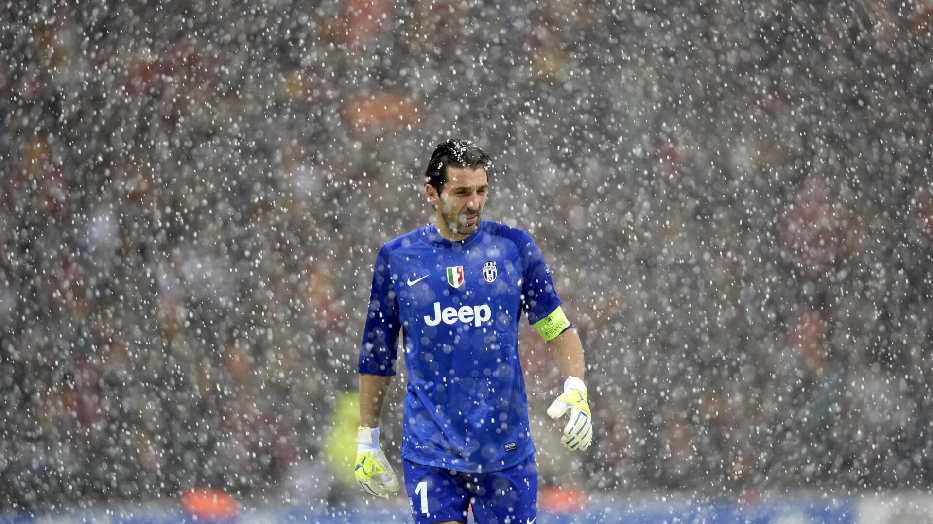 爱游戏平台-中国足球国家队引导球员参与战术方案制定，国足指导